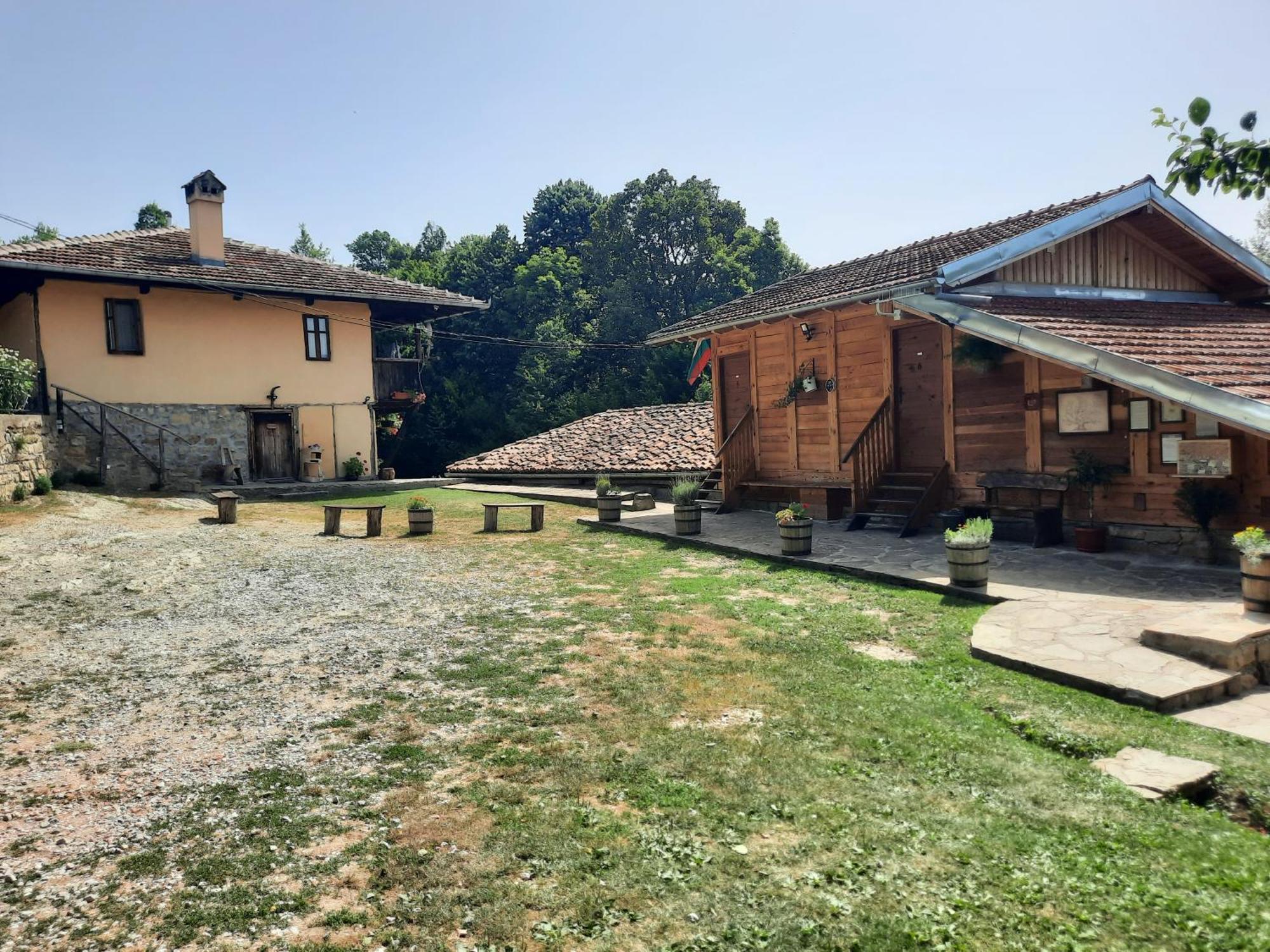 Guest House Kandaferi 2 Elena Exterior photo